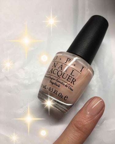 OPI ネイルラッカーR31
こちらヌーディーなカラーですが、わりとベージュカラーが強くマットな仕上がりなネイルになります💕😉💕 カジュアルなコンサバな装いによく合います💕
こちらに、大きめなラメのネイ