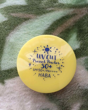 HABA UVカットプレストパウダー50+(旧)のクチコミ「限定デザインのUVカットパウダー。UVカットクリームの上からパタパタするだけでクリームを重ね塗.....」（1枚目）