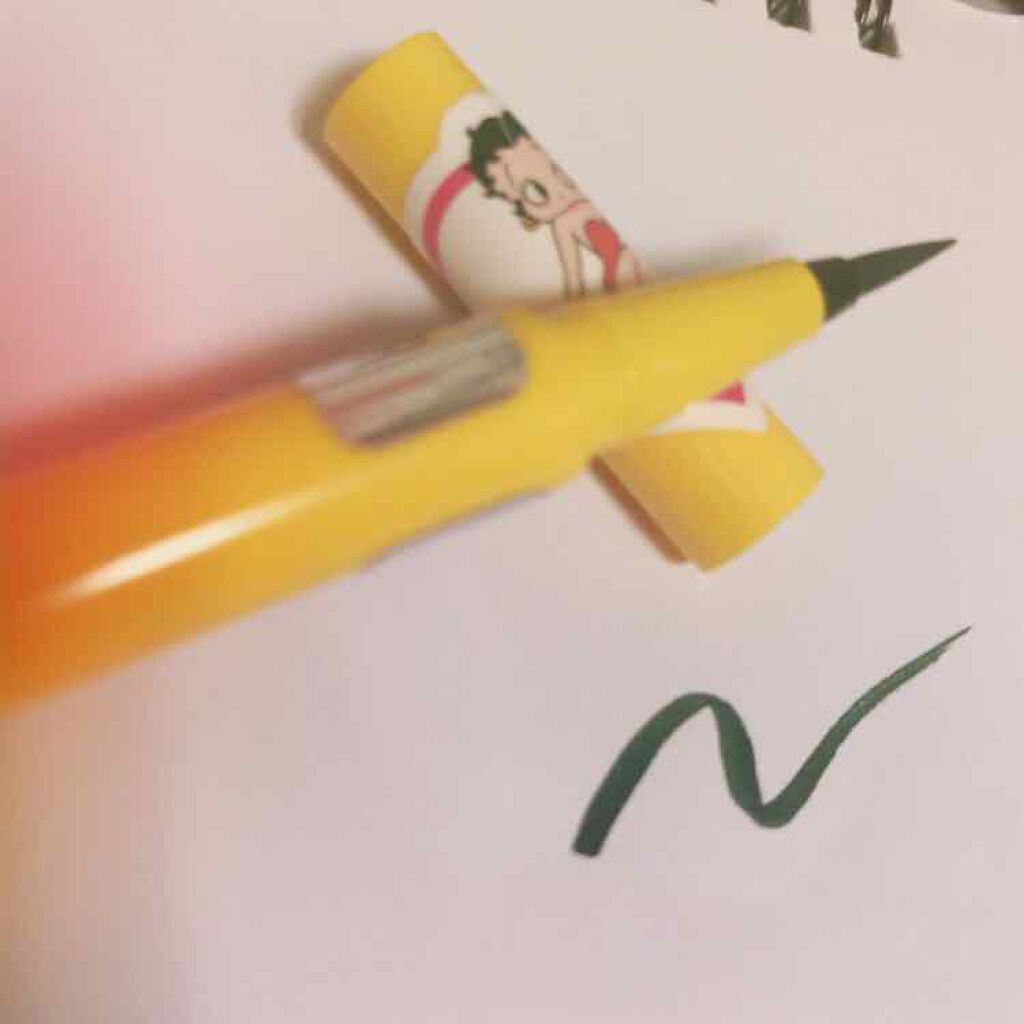 ワンダフルカラーアイライナー/Queen's Key(クイーンズキー)/リキッドアイライナーを使ったクチコミ(1枚目)