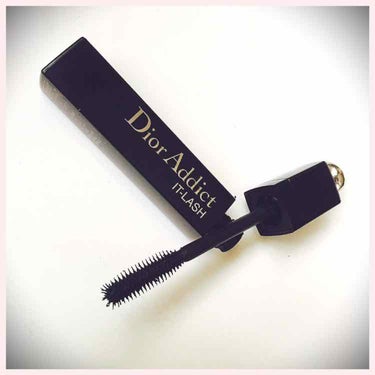 Dior ディオール アディクト イット マスカラのクチコミ「お気に入りのディオールのマスカラ💖
つき過ぎなくサラッと美まつ毛が完成するので愛用しています。.....」（1枚目）