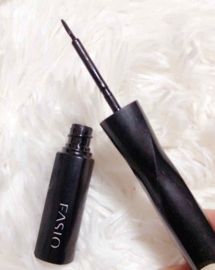 FASIO パワフルステイ リキッドライナーのクチコミ「ファシオのリキッドステイアイライナーです♡
とにかく落ちない!!
私はこちらを普段粘膜用に使用.....」(2枚目)