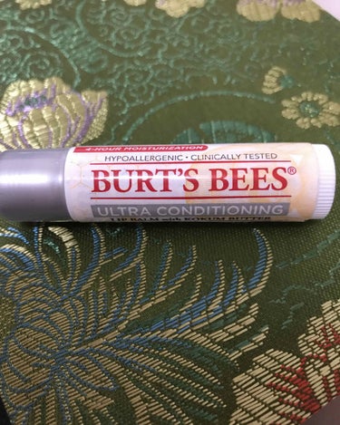 BURT'S BEES Lip Balm Ultra Conditioningのクチコミ「BURT'S BEESのコンディショニングリップバーム✨

他のシリーズよりも、酷い乾燥をしっ.....」（1枚目）