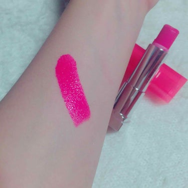 ♛MAYBELLINE NEWYORK カラーセンセーショナルリップスティック フューシャ ローズ（A）

かなりパキッとしたお色で綺麗なピンク色です💗
テクスチャーは柔らかめでスルスルとぬれます！
着