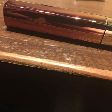 L'OREAL PARiS ▼ユイルカレス(DARK RED)

DARK REDが1番色が濃かったです！

グロスのベタつきが苦手な人にかなりオススメです！グロス特有のベタつきが無くとてもサラッとして