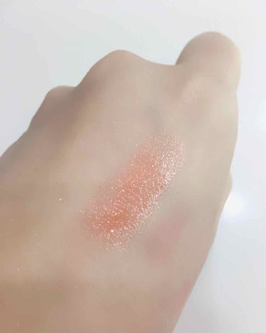 ツヤツヤ！RMK リップ 

うるうるつやつやのrmkリップです。
発色というよりは、ラメ感やうるうる感が強いです◎
二度塗りすればしっかり発色もします〜！

#rmk
#オレンジリップ