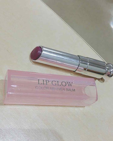 ディオール アディクト リップグロウ 06
Dior LIP GLOW COLOR REVIVER BALM

2017年春の限定色 006番 ベリーというお色です(๑•ω•๑)♡
基本的にリップグロウ