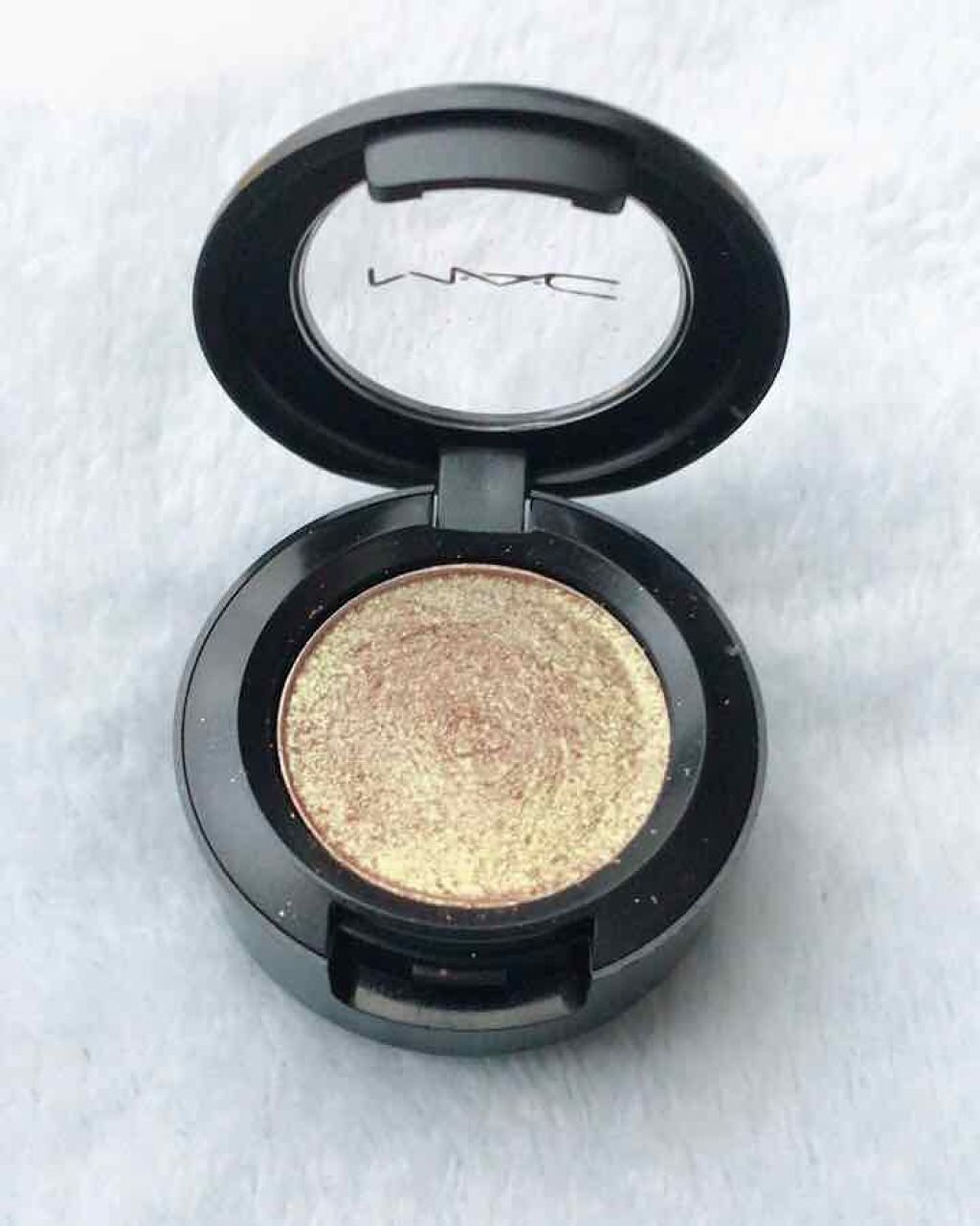 ダズルシャドウ/M・A・C/単色アイシャドウを使ったクチコミ(2枚目)