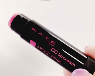 
KATE
CCリップクリーNO.6(ピンク系)

ナチュラルメイクに使えて
保湿効果もばっちりあります😌

べたつかないので
時間がない時などさっと塗れて便利です💄

付けてすぐは色付きがあまり良くな
