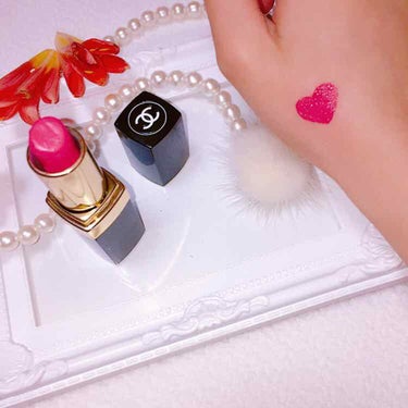 CHANEL ルージュアレーヴルより
17 INTENSITE ROSE🌹

明るく可愛いビビッドピンクです💓

現在廃盤になっている為、レーヴルは
オークションや海外輸入サイトで目にします👁

最近は