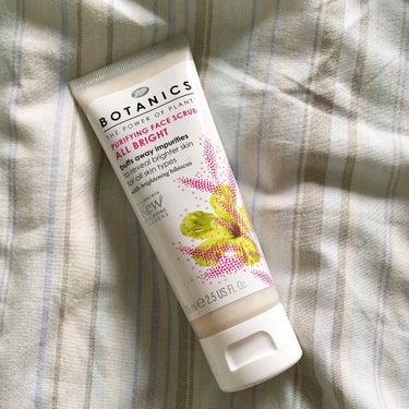 💟BOTANICS PURIFYING FACE SCRUB💟

イギリスの #Boots で購入したフェイススクラブ！

Kew Gardensというイギリスの植物園と協力して
作られたスクラブです。