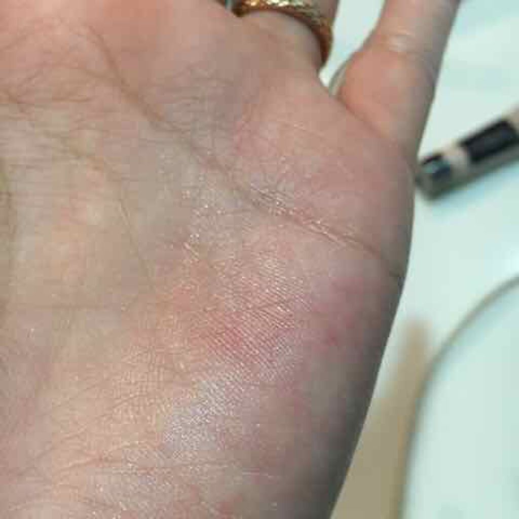 フレッシュグロウ ルミナスフルイドベース/Burberry Beauty/化粧下地を使ったクチコミ（2枚目）