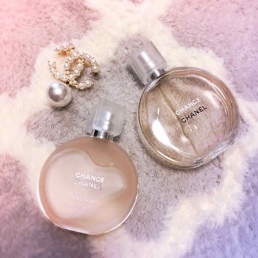 CHANEL＊CHANCE  EAU VIVEオードトワレ/ヘアミスト
香りフェチなので、香水集めは大好き♡チャンスは数種類あるけど、このオーヴィーヴのピンクグレープフルーツっぽい香りが一番好きです。
