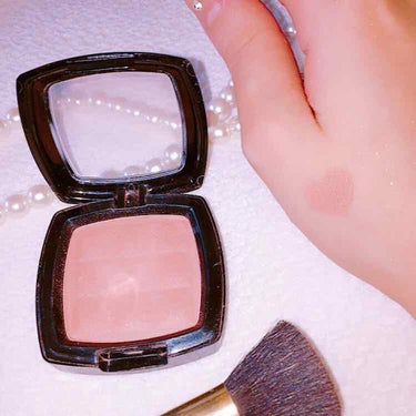 NYX パウダーブラッシュ
23番エスプレッソ

ブラウン系のチークになります✨

絶賛愛用中(笑)
ピンクやオレンジチークによくある
付け方次第でおてもやん

は絶対にありません✋🏻
自然な赤みでやん