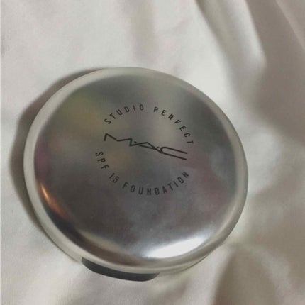 ライトフル C+ SPF 30 ファンデーション/M・A・C/パウダーファンデーションを使ったクチコミ(1枚目)