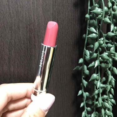 ちふれ 口紅💄PK118
なんといっても300円というプチプラ！
この値段以上に発色もきれいで何本もほしく
なってしまいます☺︎ 色は春らしく
可愛らしいお色味でお気に入り💕
ほんとに300えん？☺︎