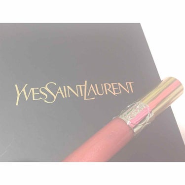 （✓）YSL
（✓）グロス ヴォリュプテ
（✓）102 ローズサテン

濃すぎないので
口紅の上につけてもかわいいですが
これ一本でもかわいいので使いやすいです😍

#YSL
