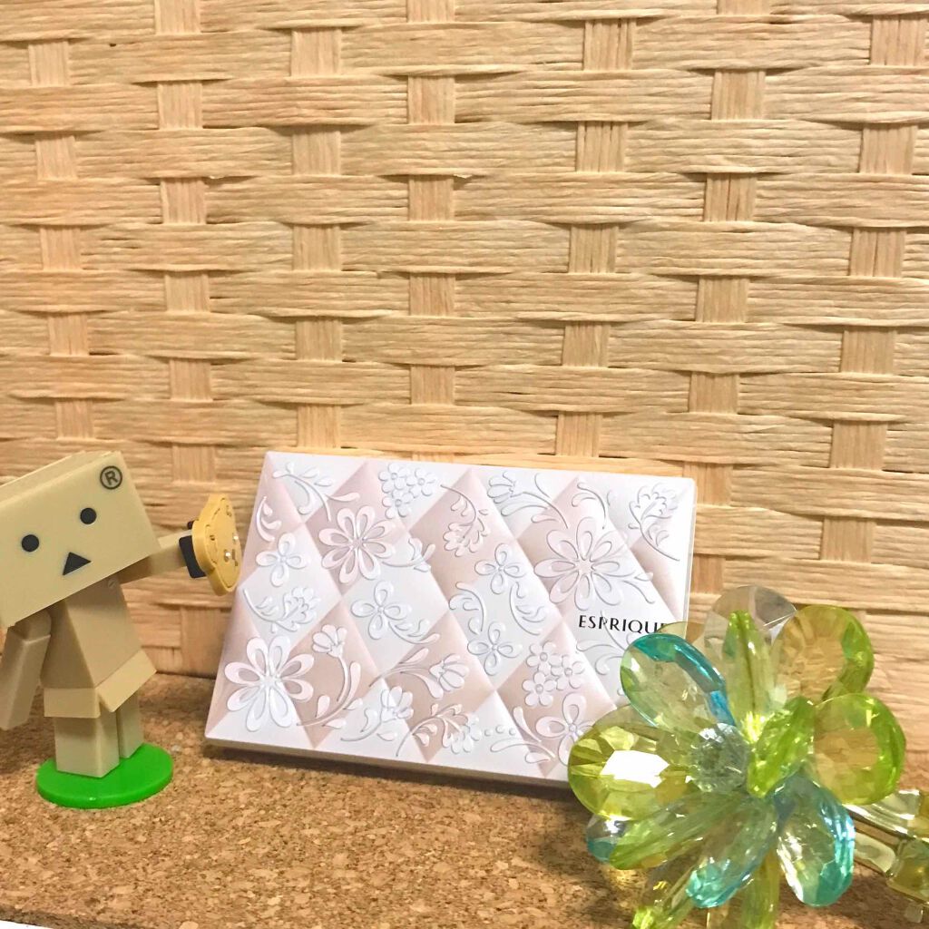 ESPRIQUE カバーするのに素肌感持続 パクト UVのクチコミ「2年前に買いました💡

初めてのファンデーションでした🙄

その頃は毛穴も隠れてイイと思ってた.....」（1枚目）