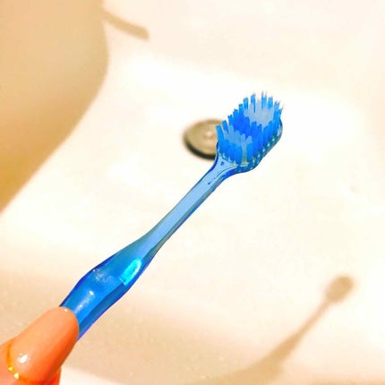 ビトイーン ビトイーン贅沢Careのクチコミ「ヘッドが幅広の歯ブラシ。歯が小さめなので今まではヘッドが小さめのものを使ってきましたが幅広ブラ.....」(1枚目)