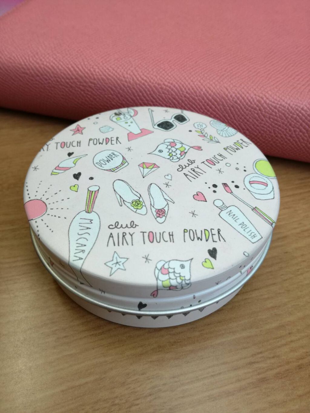 エアリータッチパウダー/クラブ/プレストパウダーを使ったクチコミ(1枚目)