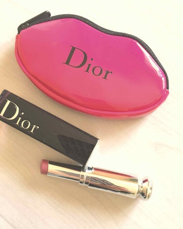 Diorのアディクトラッカースティック577
スルスル塗れて発色も綺麗です💓