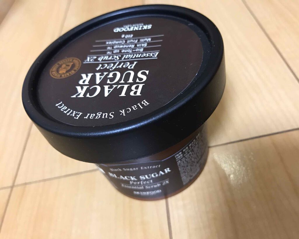 ブラックシュガー パーフェクト エッセンシャル スクラブ2X/SKINFOOD/洗い流すパック・マスクを使ったクチコミ（1枚目）