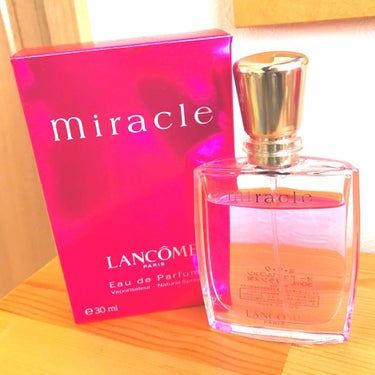 上品な香りがして大人の女性って感じがします☺︎︎
これは学校用としていつもつけていますが、誰からも好まれる匂いです💘

#Lancome #香水 