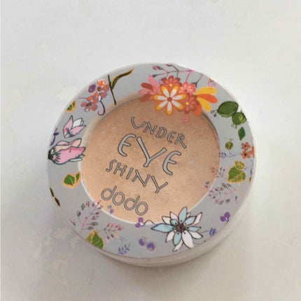 ドド アンダーアイシャイニーのクチコミ「ヌードオレンジと言うカラーです。
シャドウのベースとしても良いですし、目元を明るく見せてくれ.....」(2枚目)