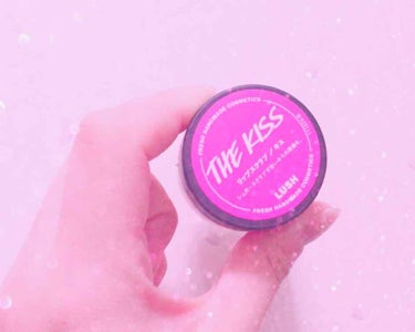 LUSHのリップスクラブ
『THE KISS』になります♡

とても甘くていい香りです😌💞
使ったあとは唇がしっとりします😊

      ▷▶︎バレンタイン限定◀︎◁
毎年出てる気もするけど、、、（笑