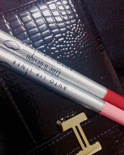 MAYBELLINE NEW YORK ライン アンド デザイン リップライナー