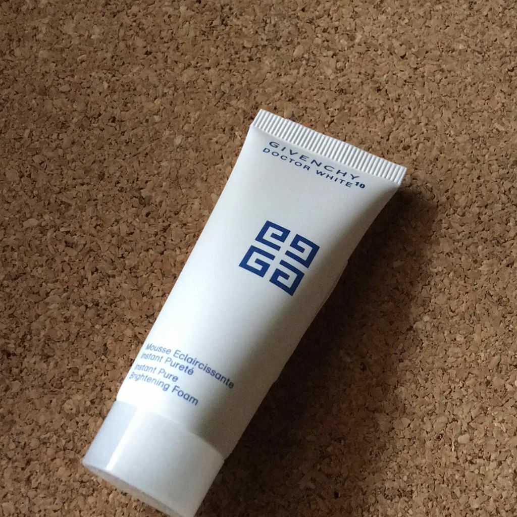 GIVENCHY DW10 ブライトニング フォーム