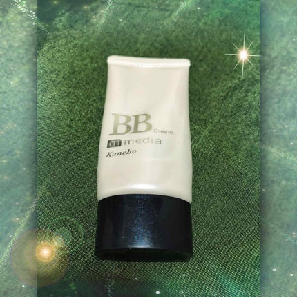 media BBクリームのクチコミ「02自然な肌色を購入しました。SPF30 PA++
こちらは化粧下地も入っていますが、同じ.....」(1枚目)