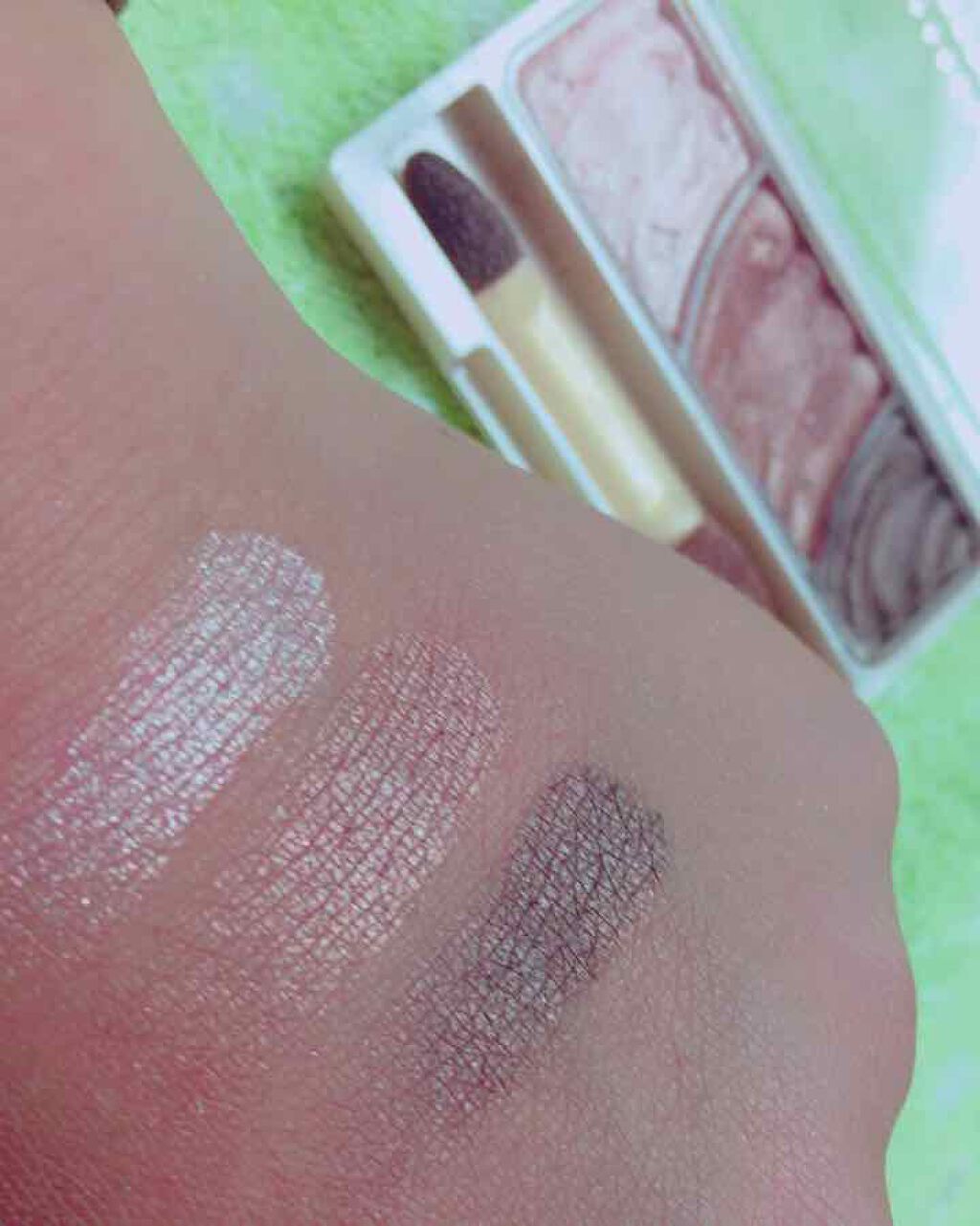 トーンアップアイシャドウ/CEZANNE/アイシャドウパレットを使ったクチコミ(2枚目)