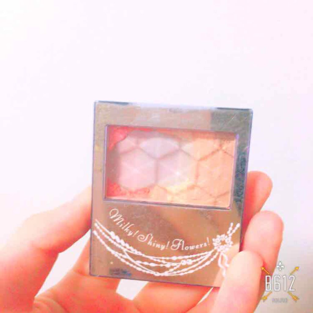 インテグレート ミルキーフラワーチークスのクチコミ「INTEGRATEの結構前の型です
底見えメイクです😅
発色がほんわかしていてオルチャンメイク.....」（1枚目）