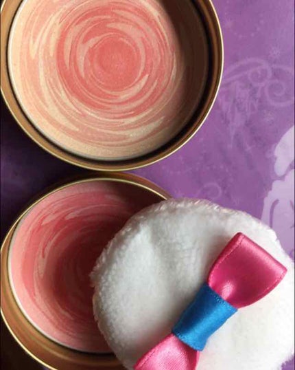 パフ・デ・チーク(フラワーハーモニー)/MAJOLICA MAJORCA/パウダーチークを使ったクチコミ(2枚目)