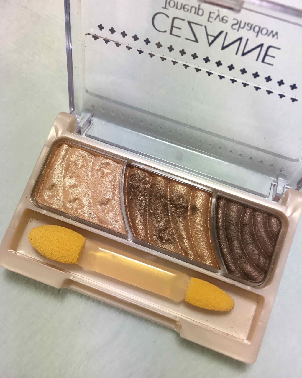 トーンアップアイシャドウ/CEZANNE/アイシャドウパレットを使ったクチコミ(2枚目)