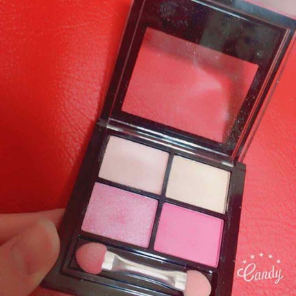 マリブビューティー セレクションアイズのクチコミ「こちらピンクです♡
ラメが沢山でギャルっぽいメイクやライブ、フェスなどにおススメ!!
はではで.....」(1枚目)