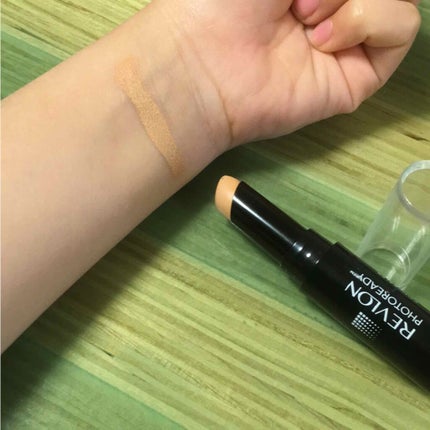 REVLON フォトレディ コンシーラーのクチコミ「レブロン フォトレディコンシーラー 04
このコンシーラーは、カバー力があってクマなどを消して.....」(1枚目)