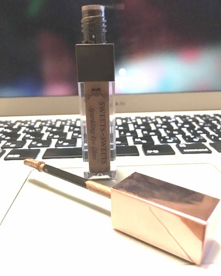 スパークリングアイグロス/スウィーツ スウィーツ/リキッドアイシャドウを使ったクチコミ(1枚目)