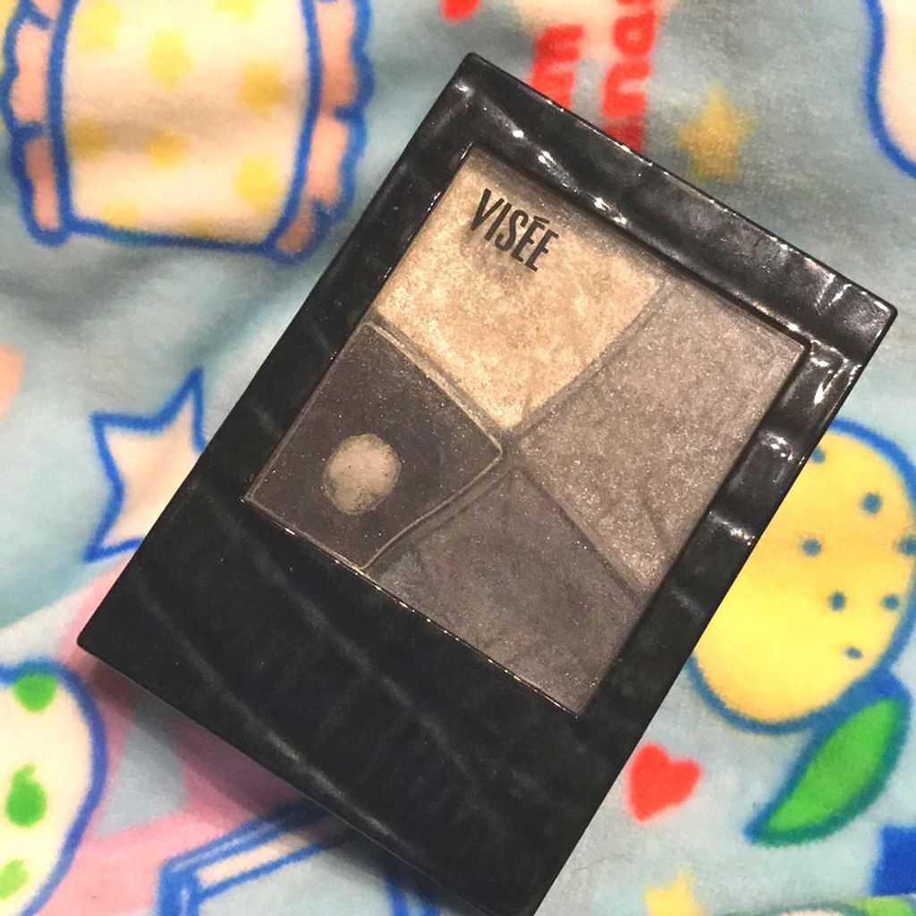 Visée ブラキッシュフォルミング アイズのクチコミ「とにかく発色が良くて、一番濃い黒を使ってもほぼ粉落ちしないのにビックリしました。
二番目に薄い.....」（1枚目）