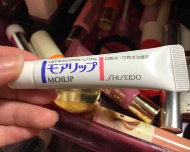 ⚫︎モアリップ

とっても濃厚なリップでした😊
ユースキンの上からカバーするように
使ってるんですが、唇の荒れがなくなり
皮がめくれたりするのもなくなって
ツルツルになりました！
化粧前と寝る前、特に寝