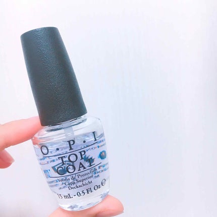O・P・I トップコートのクチコミ「ぷっくりしたネイルではないです。
でも、さらさらしててまだねちゃねちゃと固まってきてません。
.....」(1枚目)