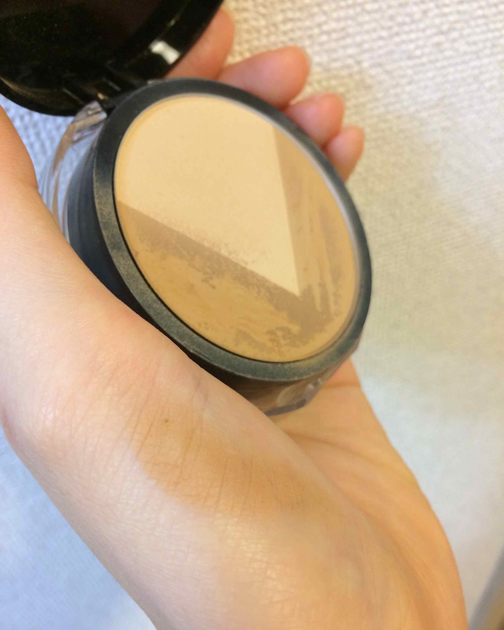 フェイスステュディオ Vフェイス デュオパウダー 01 ライト/MAYBELLINE NEW YORK/プレストパウダーを使ったクチコミ（2枚目）