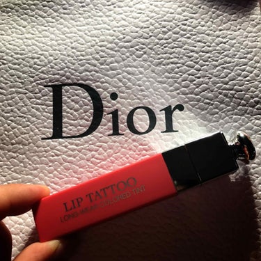 Dior Addict Lip Tattoo 451 ナチュラルコーラル
¥3,888

コーラルカラーだけど、ピンクに近いです💕

「キスしても落ちない」のキャッチフレーズの通り、ほんとに長持ちします