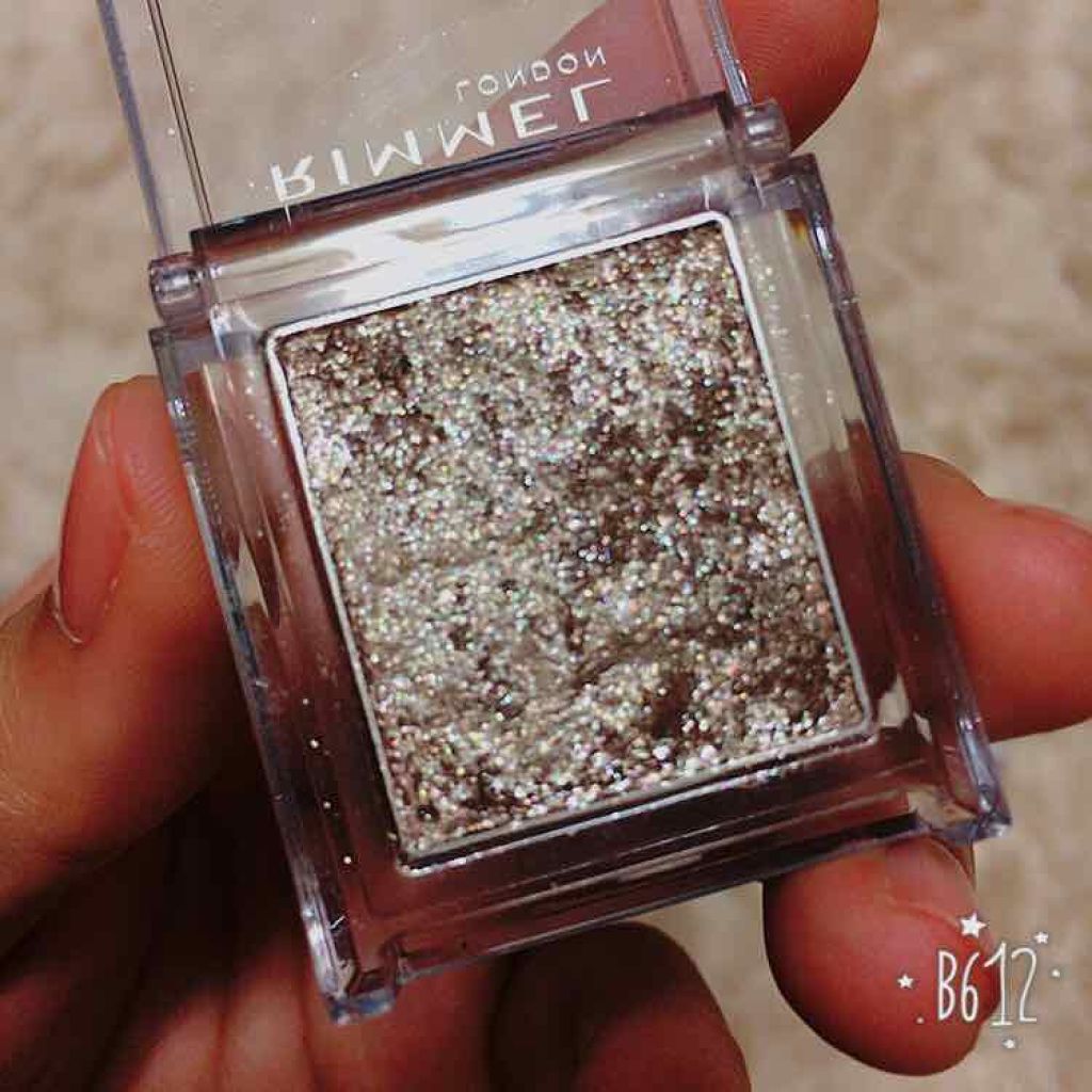 プリズム パウダーアイカラー/リンメル ロンドン/単色アイシャドウを使ったクチコミ(3枚目)