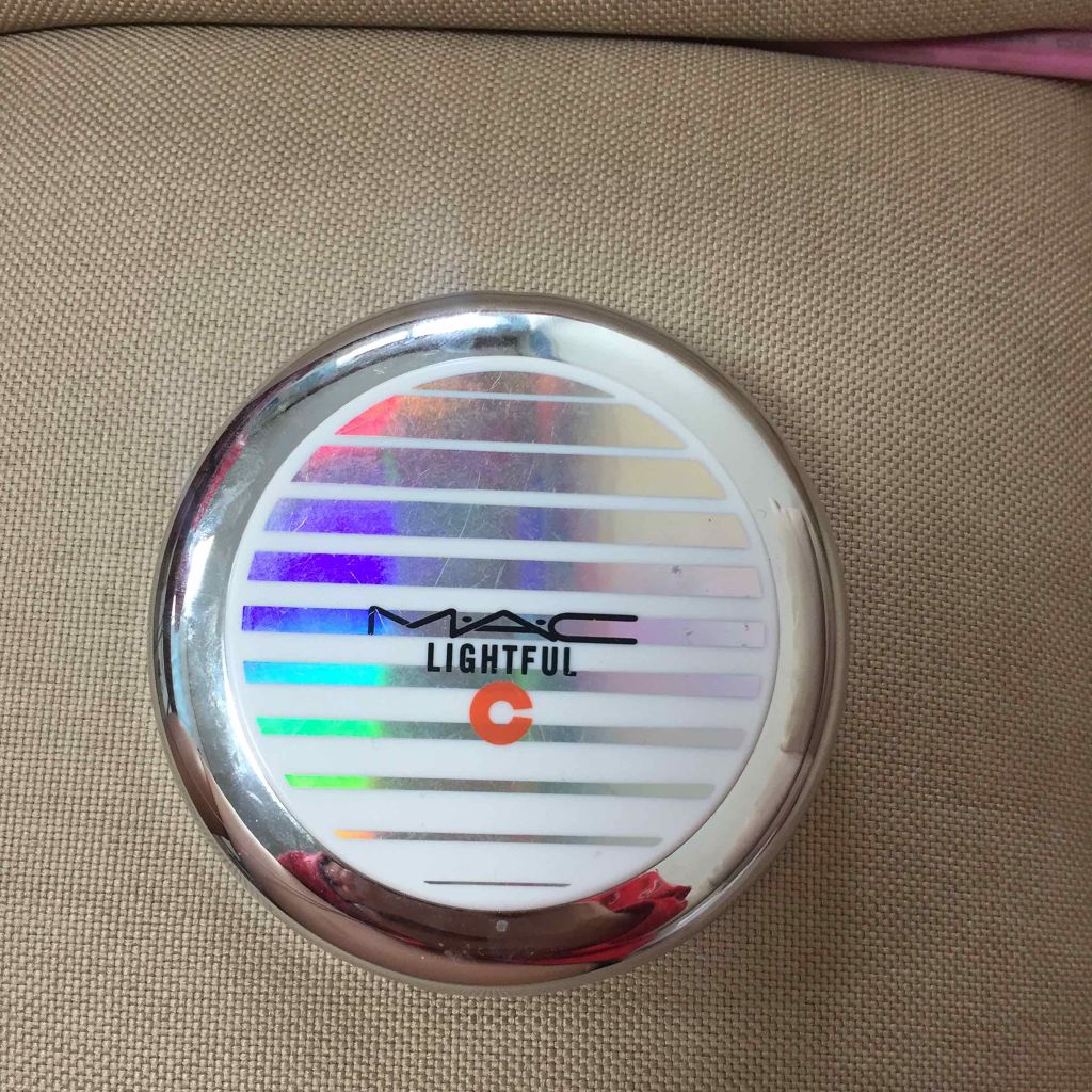 ライトフル C+ SPF 30 ファンデーション/M・A・C/パウダーファンデーションを使ったクチコミ(1枚目)