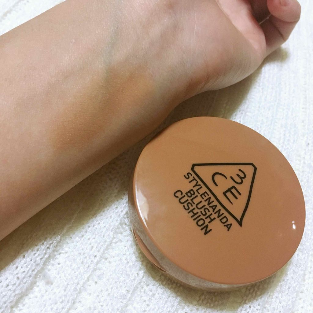 A ◡̈♥︎ on LIPS 「3ceのシェーディングカラーのクッションファンデ💫他のカラーは..」(2枚目)