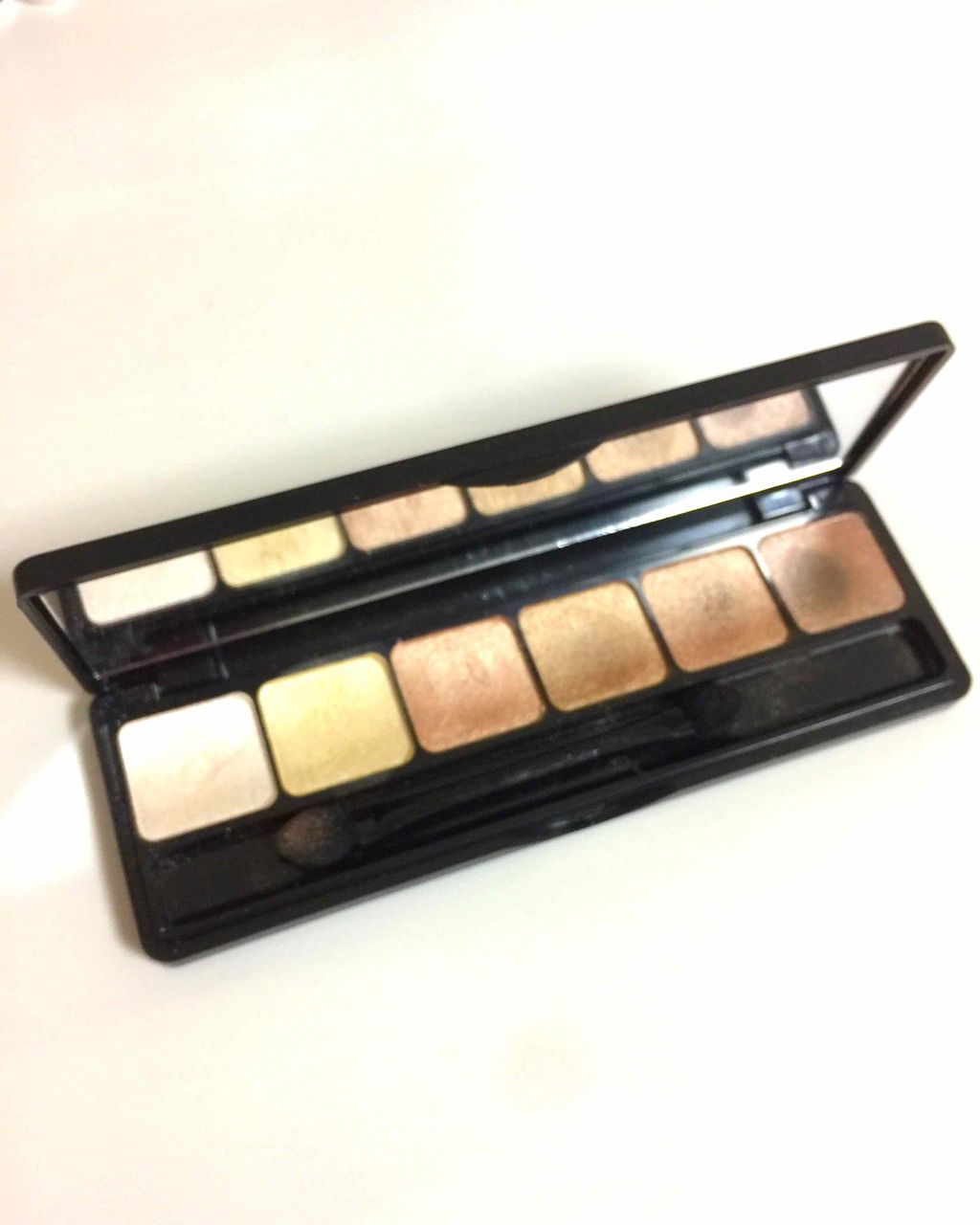 e.l.f. Cosmetics プリズムアイシャドウのクチコミ「elfのアイシャドーパレットです♡

シマーが入っていて
普段使いにもデートにも
めちゃくちゃ.....」（1枚目）