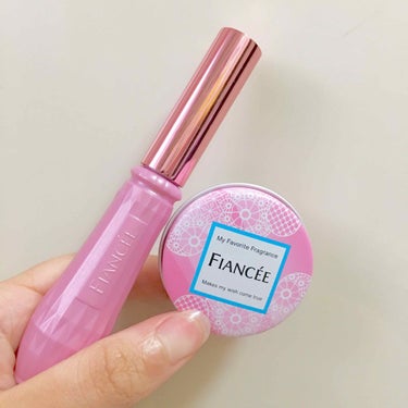 FIANCEEのジェルフレグランスとクリーム💫
なんかセットで売ってました💓

ピュアシャンプーの香りで、最高にいい匂い！
ほんとにシャンプーの香りで女子ウケ男子ウケ絶対いい！

ジェルタイプはしっかり