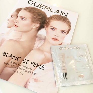 GUERLAIN ペルル ブラン UV ベースのクチコミ「ぺルルシリーズのUVベース。

一瞬白すぎるかな??と思いましたが
自然と馴染んでいきます。
.....」（1枚目）