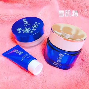 雪肌精シリーズ❄
元々はCMのガッキーがかわいすぎて
使い始めました。笑

パウダーはずっと使ってますが
さらさらで明るい肌に仕上がります✩
化粧崩れもしにくい気がする◎

ジェルはしっとり保湿してくれ